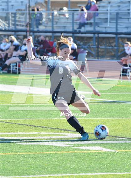 Thumbnail 3 in Faith Lutheran vs Bishop Gorman photogallery.