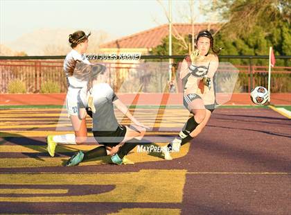 Thumbnail 3 in Faith Lutheran vs Bishop Gorman photogallery.