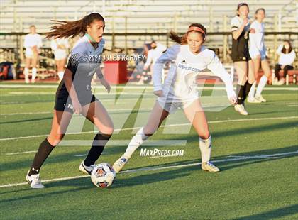 Thumbnail 1 in Faith Lutheran vs Bishop Gorman photogallery.
