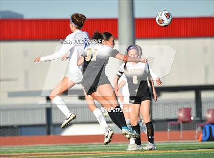 Thumbnail 3 in Faith Lutheran vs Bishop Gorman photogallery.