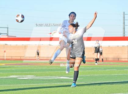 Thumbnail 2 in Faith Lutheran vs Bishop Gorman photogallery.