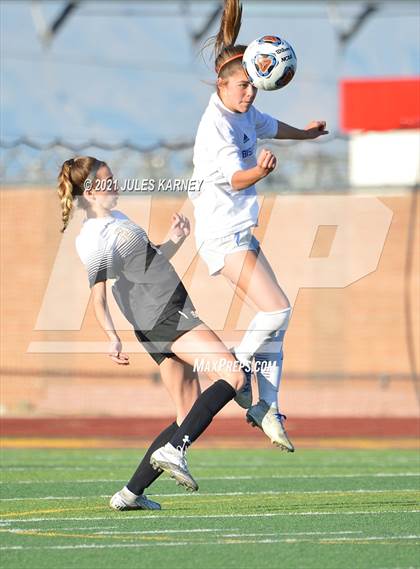 Thumbnail 3 in Faith Lutheran vs Bishop Gorman photogallery.