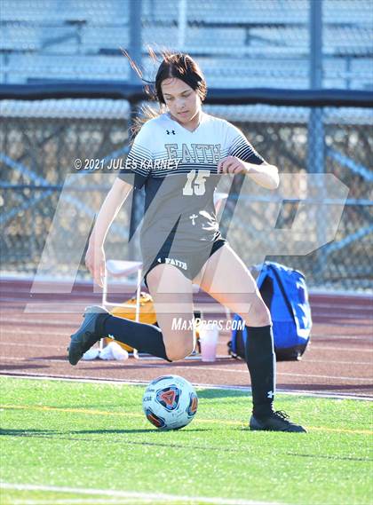 Thumbnail 3 in Faith Lutheran vs Bishop Gorman photogallery.
