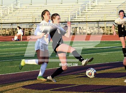 Thumbnail 3 in Faith Lutheran vs Bishop Gorman photogallery.