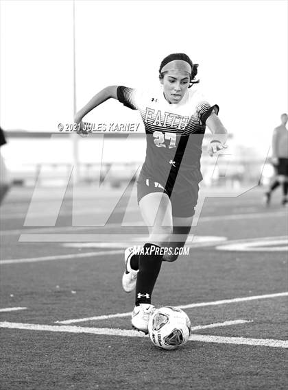 Thumbnail 2 in Faith Lutheran vs Bishop Gorman photogallery.