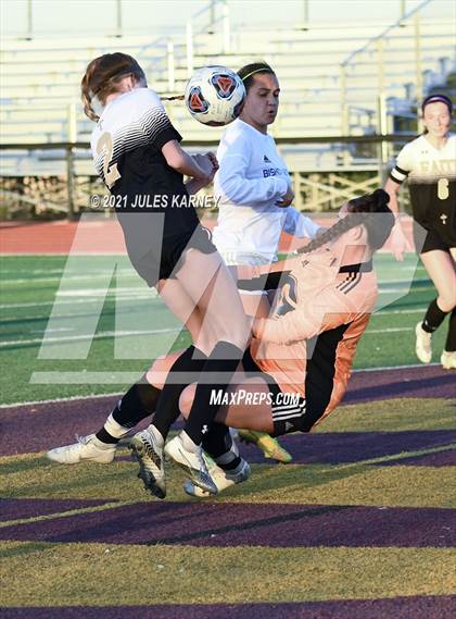 Thumbnail 3 in Faith Lutheran vs Bishop Gorman photogallery.