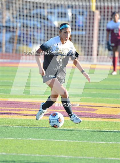 Thumbnail 2 in Faith Lutheran vs Bishop Gorman photogallery.