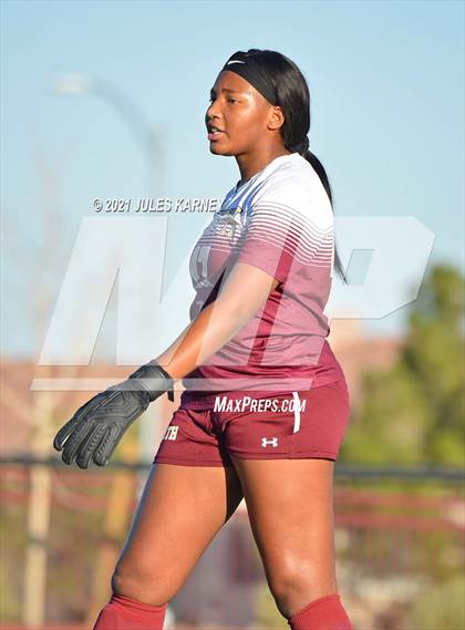 Thumbnail 2 in Faith Lutheran vs Bishop Gorman photogallery.