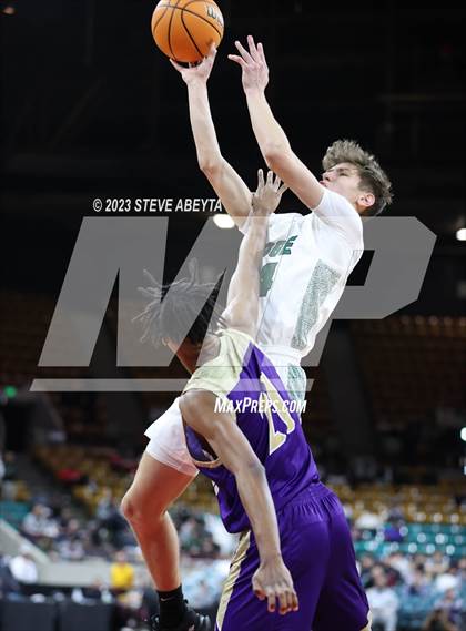 Thumbnail 2 in Fort Collins vs. Fossil Ridge (CHSAA 6A Great 8) photogallery.