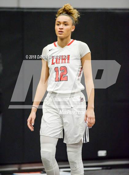 Thumbnail 2 in Archbishop Mitty vs. Long Island Lutheran (Nike Tournament of Champions) photogallery.