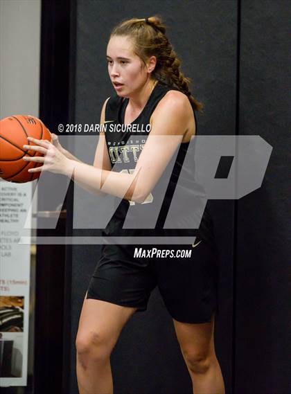 Thumbnail 2 in Archbishop Mitty vs. Long Island Lutheran (Nike Tournament of Champions) photogallery.
