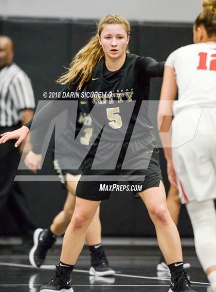 Thumbnail 1 in Archbishop Mitty vs. Long Island Lutheran (Nike Tournament of Champions) photogallery.