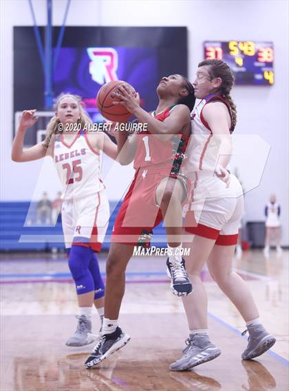 Thumbnail 1 in Lawrence North @ Roncalli photogallery.