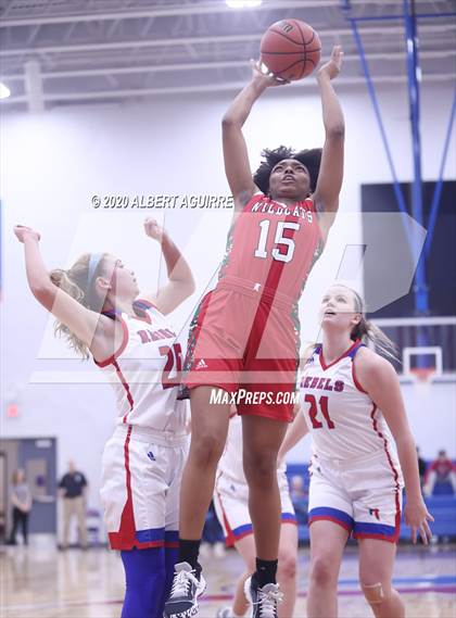 Thumbnail 1 in Lawrence North @ Roncalli photogallery.