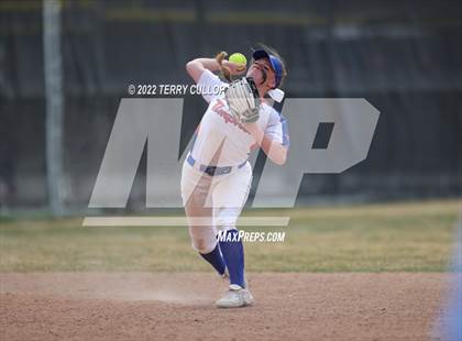 Thumbnail 1 in Westlake vs. Timpview (Bengal Bash) photogallery.
