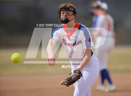 Thumbnail 3 in Westlake vs. Timpview (Bengal Bash) photogallery.