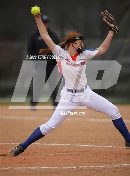 Thumbnail 2 in Westlake vs. Timpview (Bengal Bash) photogallery.