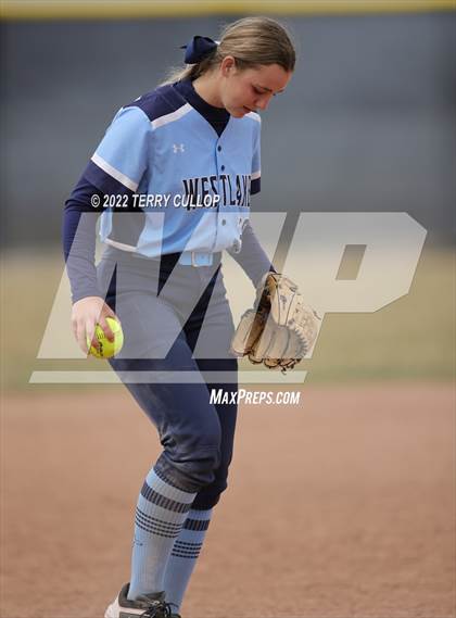 Thumbnail 2 in Westlake vs. Timpview (Bengal Bash) photogallery.