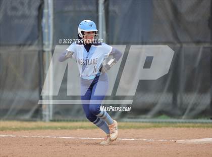 Thumbnail 3 in Westlake vs. Timpview (Bengal Bash) photogallery.