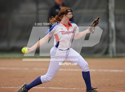 Thumbnail 1 in Westlake vs. Timpview (Bengal Bash) photogallery.
