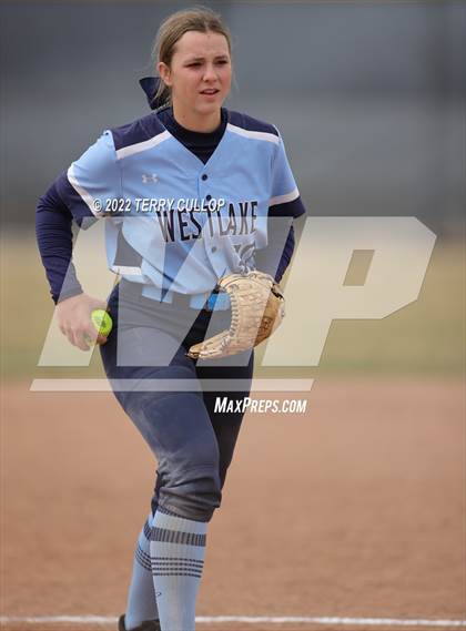 Thumbnail 3 in Westlake vs. Timpview (Bengal Bash) photogallery.