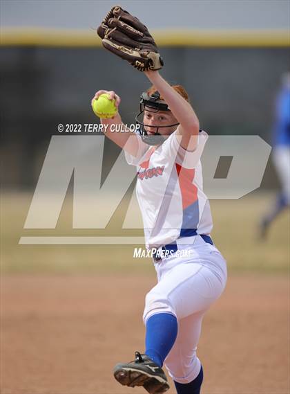 Thumbnail 2 in Westlake vs. Timpview (Bengal Bash) photogallery.