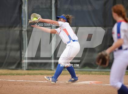 Thumbnail 3 in Westlake vs. Timpview (Bengal Bash) photogallery.