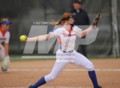 Thumbnail 3 in Westlake vs. Timpview (Bengal Bash) photogallery.