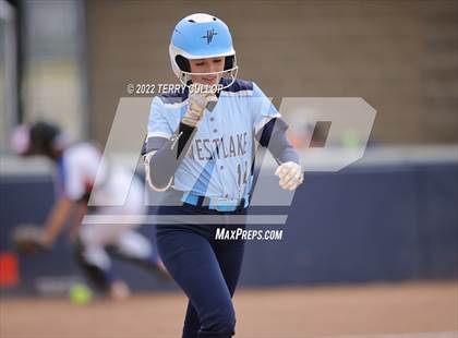 Thumbnail 2 in Westlake vs. Timpview (Bengal Bash) photogallery.