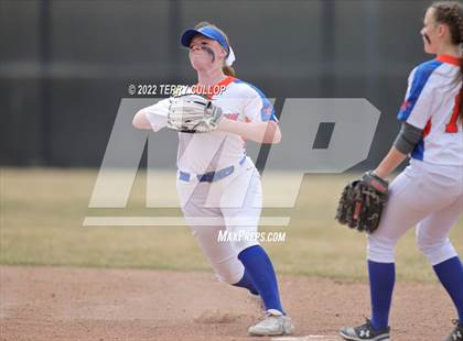 Thumbnail 1 in Westlake vs. Timpview (Bengal Bash) photogallery.