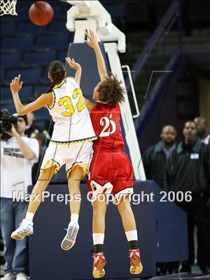 Thumbnail 2 in Pinole Valley vs Carondelet (NCS D2 Final) photogallery.
