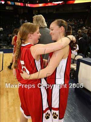 Thumbnail 2 in Pinole Valley vs Carondelet (NCS D2 Final) photogallery.