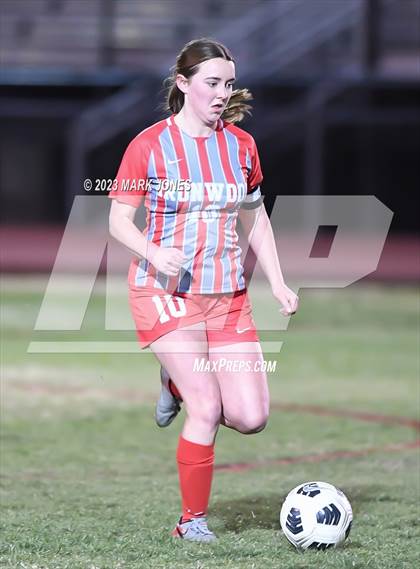 Thumbnail 1 in Ironwood vs. Mountain Pointe (Senior Night) photogallery.