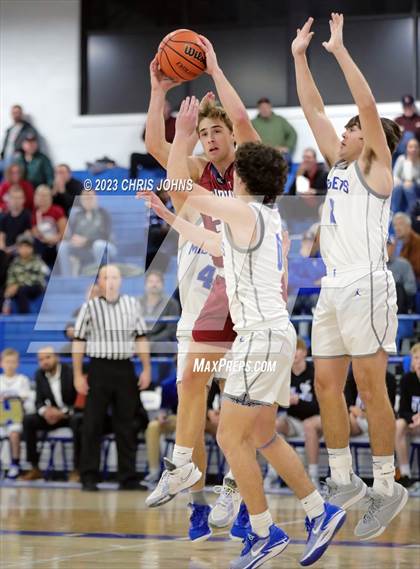 Thumbnail 1 in Gibault Catholic @ Freeburg photogallery.