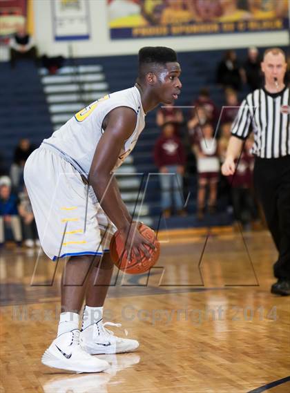 Thumbnail 3 in St. Joseph's Collegiate Institute vs. Canisius photogallery.