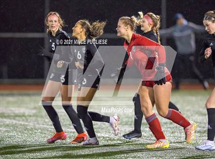 Thumbnail 2 in Curtis vs Union (WIAA 4A Tournament) photogallery.