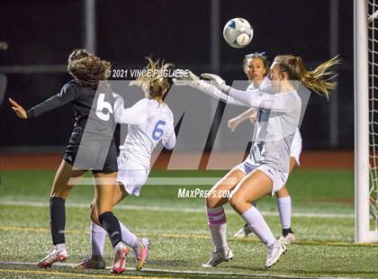 Thumbnail 3 in Curtis vs Union (WIAA 4A Tournament) photogallery.