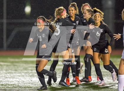 Thumbnail 1 in Curtis vs Union (WIAA 4A Tournament) photogallery.