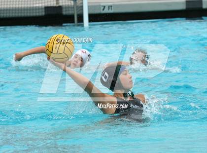Thumbnail 2 in Moreau Catholic vs Albany (Battle of the Bay) photogallery.