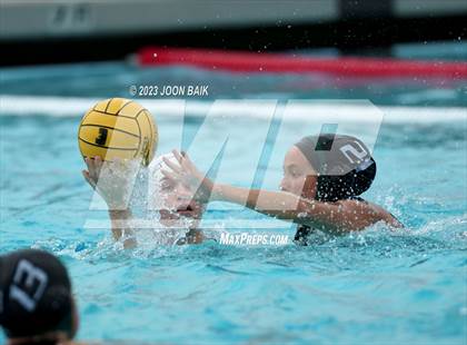 Thumbnail 3 in Moreau Catholic vs Albany (Battle of the Bay) photogallery.