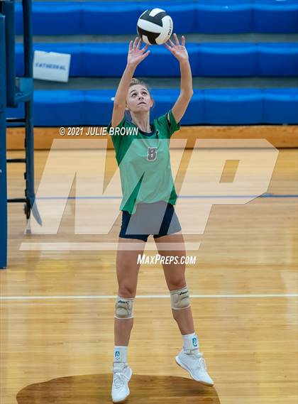 Thumbnail 3 in Yorktown vs. Cathedral (IHSAA 4A Regional semi-final) photogallery.