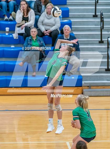 Thumbnail 1 in Yorktown vs. Cathedral (IHSAA 4A Regional semi-final) photogallery.