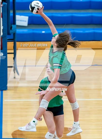 Thumbnail 3 in Yorktown vs. Cathedral (IHSAA 4A Regional semi-final) photogallery.