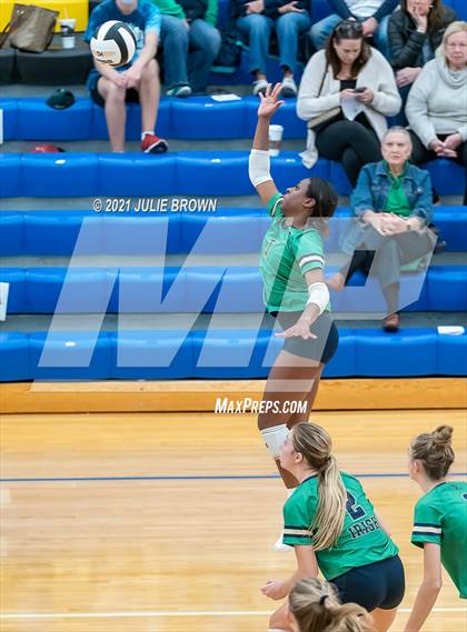 Thumbnail 2 in Yorktown vs. Cathedral (IHSAA 4A Regional semi-final) photogallery.
