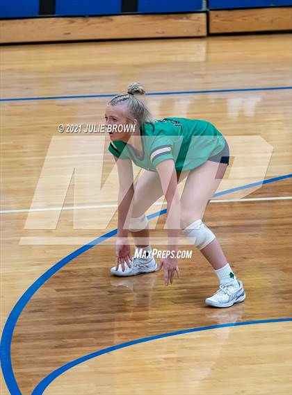 Thumbnail 1 in Yorktown vs. Cathedral (IHSAA 4A Regional semi-final) photogallery.