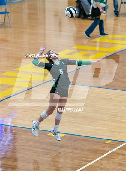 Thumbnail 3 in Yorktown vs. Cathedral (IHSAA 4A Regional semi-final) photogallery.