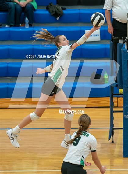 Thumbnail 3 in Yorktown vs. Cathedral (IHSAA 4A Regional semi-final) photogallery.