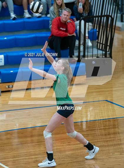 Thumbnail 1 in Yorktown vs. Cathedral (IHSAA 4A Regional semi-final) photogallery.