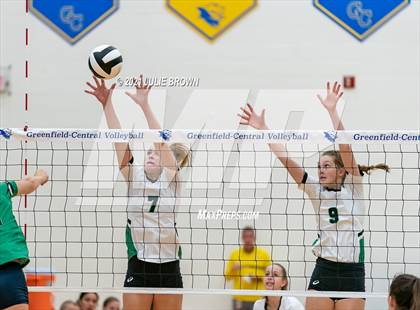 Thumbnail 1 in Yorktown vs. Cathedral (IHSAA 4A Regional semi-final) photogallery.