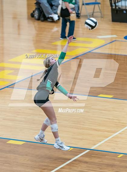 Thumbnail 2 in Yorktown vs. Cathedral (IHSAA 4A Regional semi-final) photogallery.